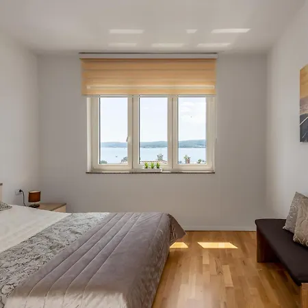 Daire 2 Bedroom Beach Front Apartment In Crikvenica Crikvenica