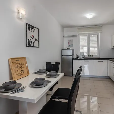 2 Bedroom Beach Front Apartment In Crikvenica Daire