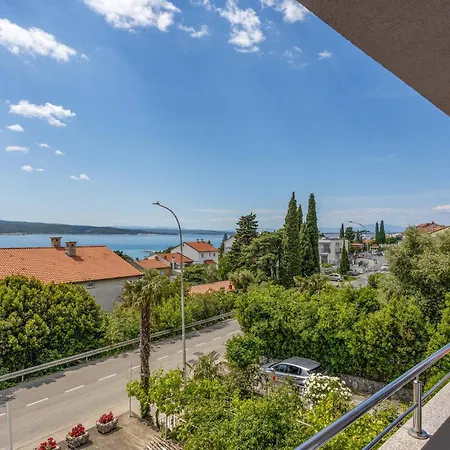 Daire 2 Bedroom Beach Front Apartment In Crikvenica