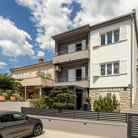 2 Bedroom Beach Front Apartment In Crikvenica Daire