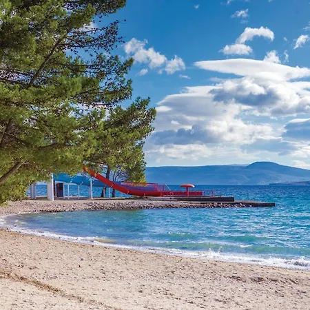 Daire 2 Bedroom Beach Front Apartment In Crikvenica