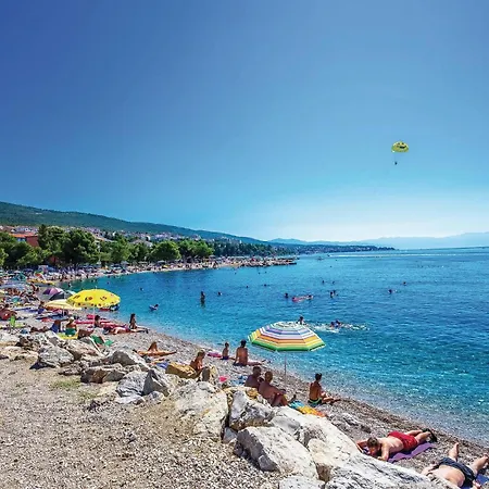 Daire 2 Bedroom Beach Front Apartment In Crikvenica *
